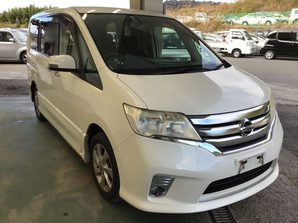 Nissan Serena 2012