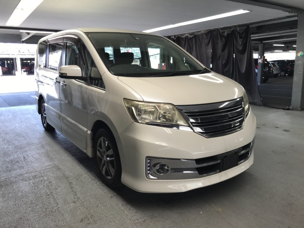 Nissan Serena 2011