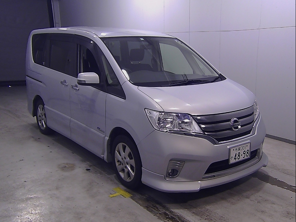 Nissan Serena 2013