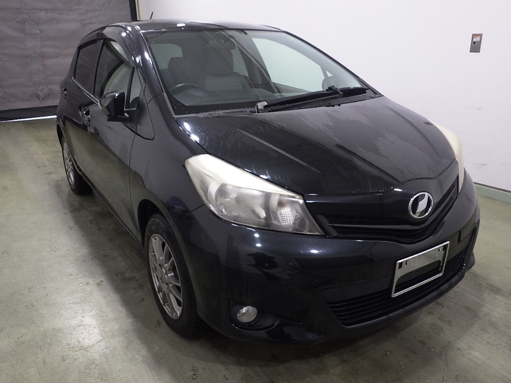 Toyota Vitz 4wd снизу