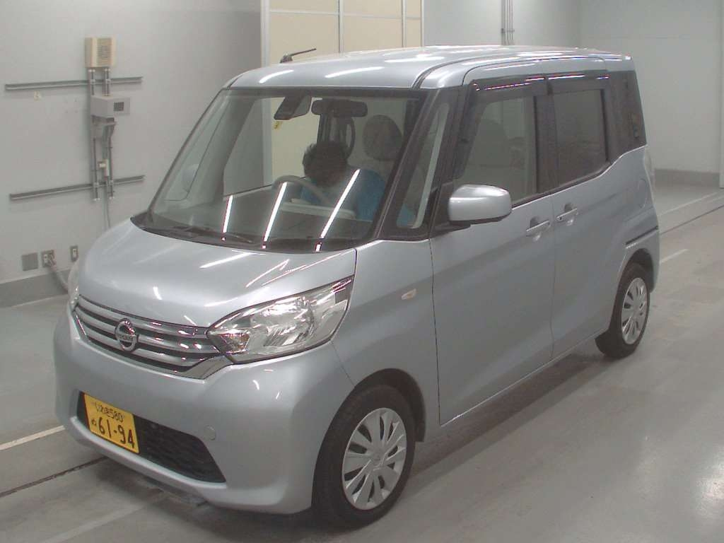 Nissan Roox 210