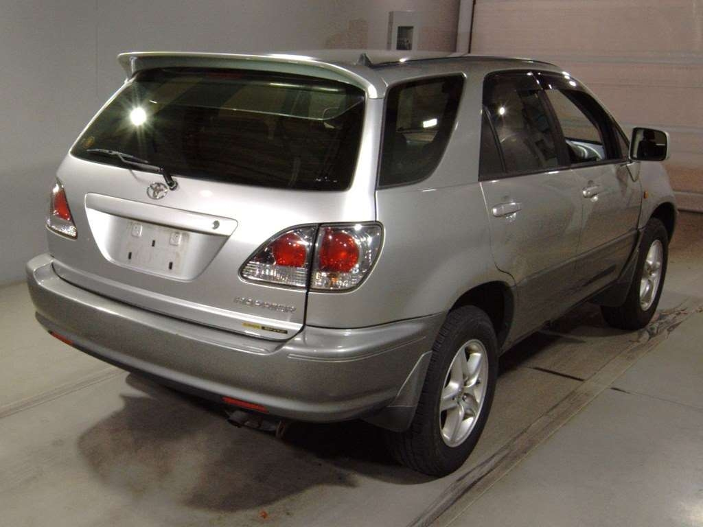 Toyota Harrier 2001. Тойота Харриер 2001г белый.