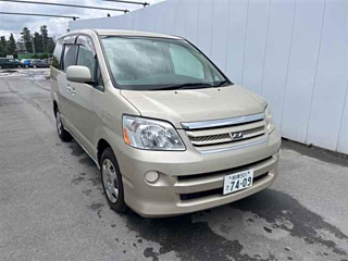 Toyota noah 2001 2007. Тойота ноах 2003. Noah 2006. Toyota noah azr 60. Ноах 2007 фото.