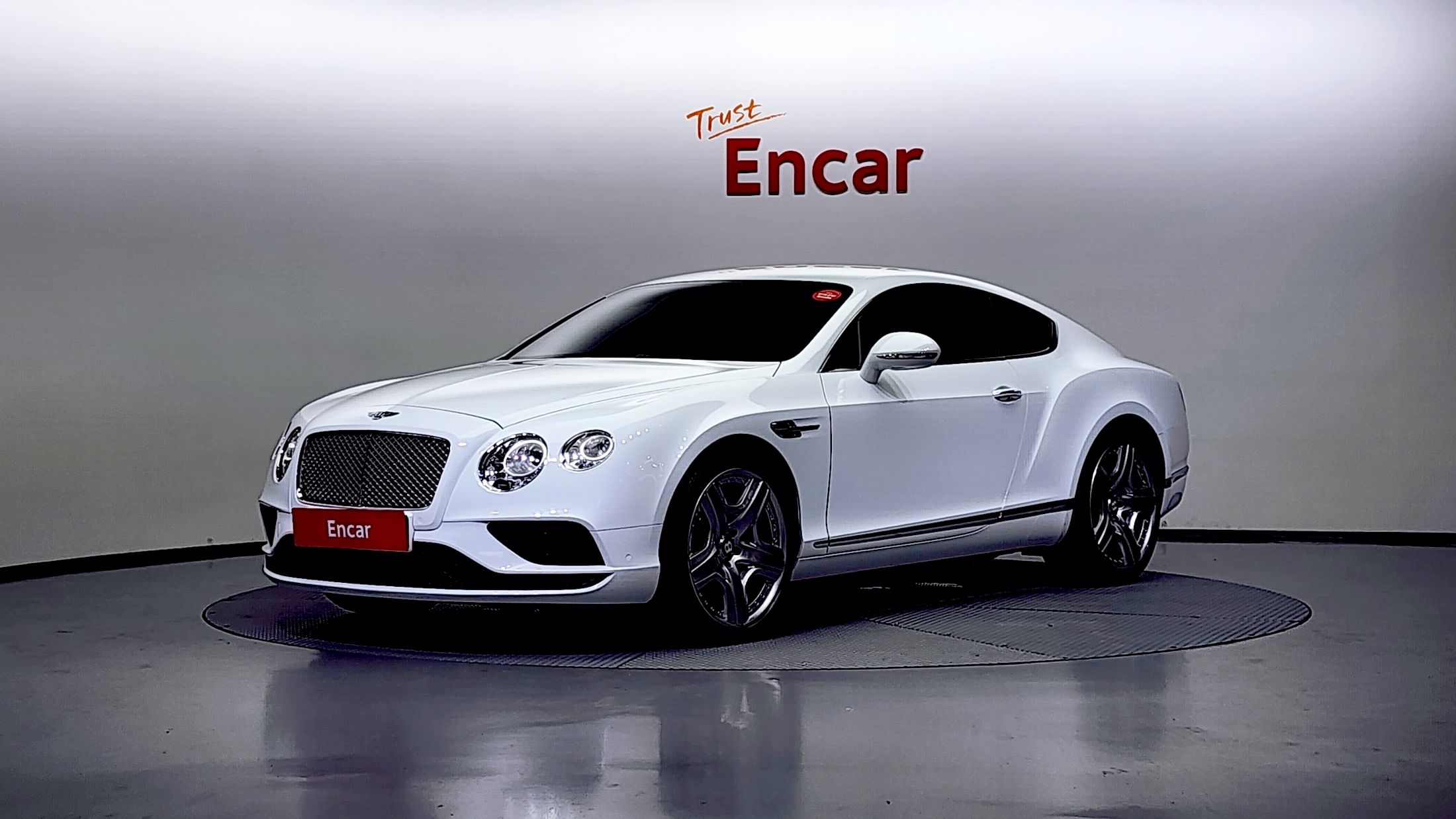 Bentley Continental gt жемчужного цвета